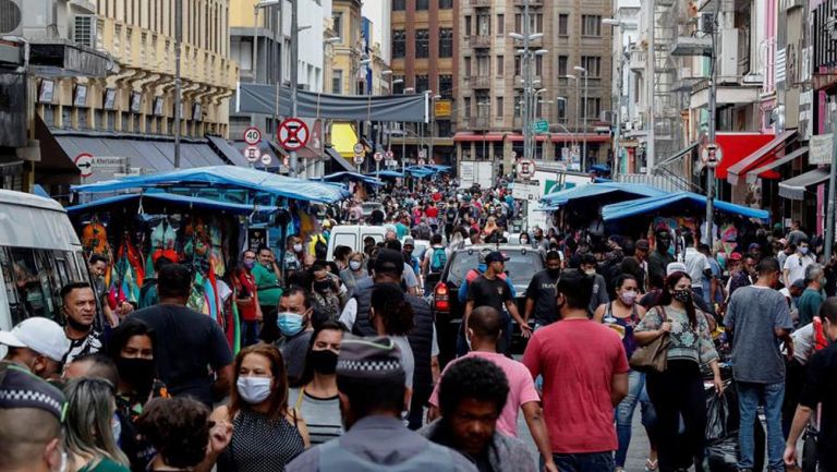 Habitantes brasileños en el centro de Sao Paulo