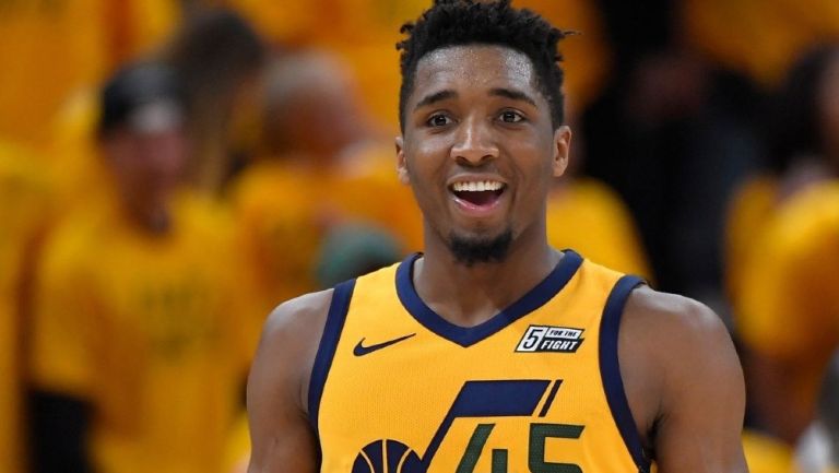 Donovan Mitchell durante un partido con el Jazz