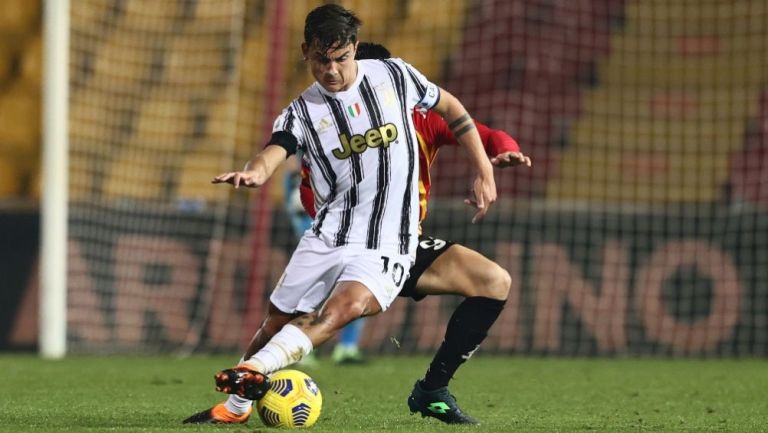 Paulo Dybala en el partido entre Juventus y Benevento