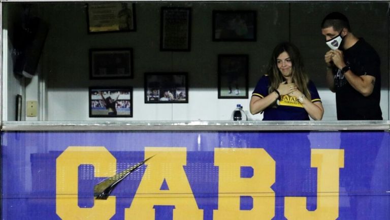 Dalma Maradona en el palco de Diego