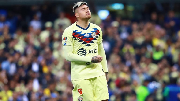 Nicolás castillo se lamenta tras una acción