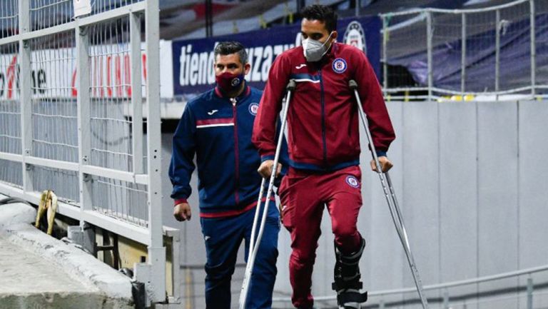Adrián Aldrete tras lesión en partido vs Pumas