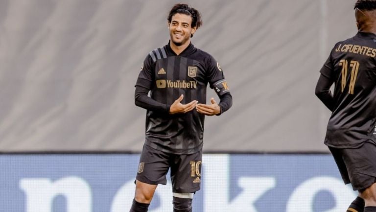 Carlos Vela en un partido con LAFC