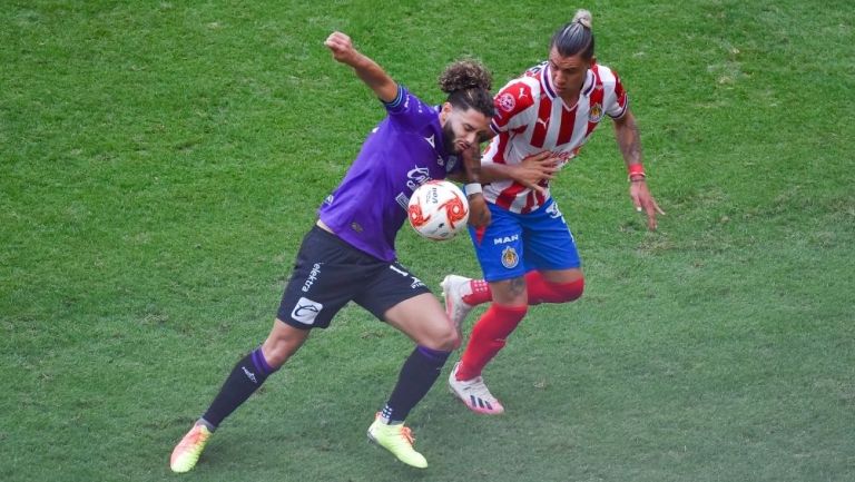 César Huerta en partido vs Chivas 