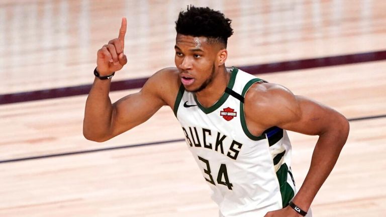 Giannis Antetokounmpo se queda en Bucks y firmó extensión de 228 millones