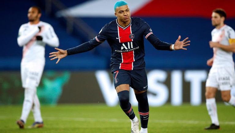 Kylian Mbappé festeja su anotación con el PSG