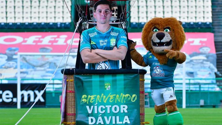 Víctor Dávila, presentado por León