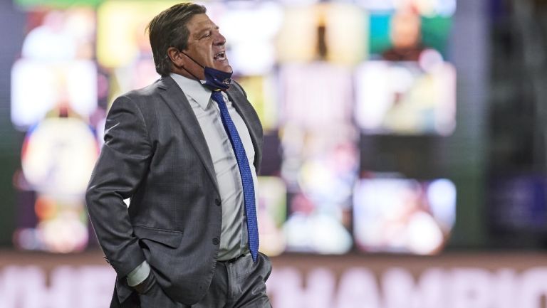 Miguel Herrera durante un partido con América