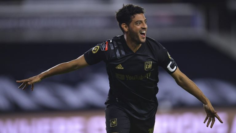 Carlos Vela durante un partido con LAFC