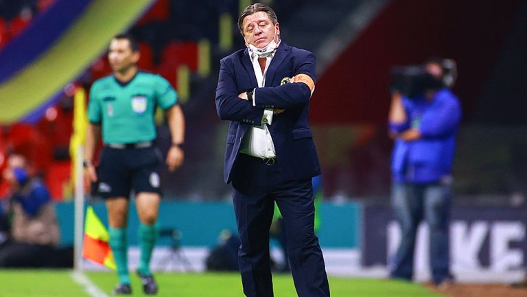 Miguel Herrera, durante un partido del América