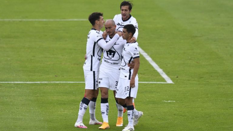 Jugadores de Pumas en festejo