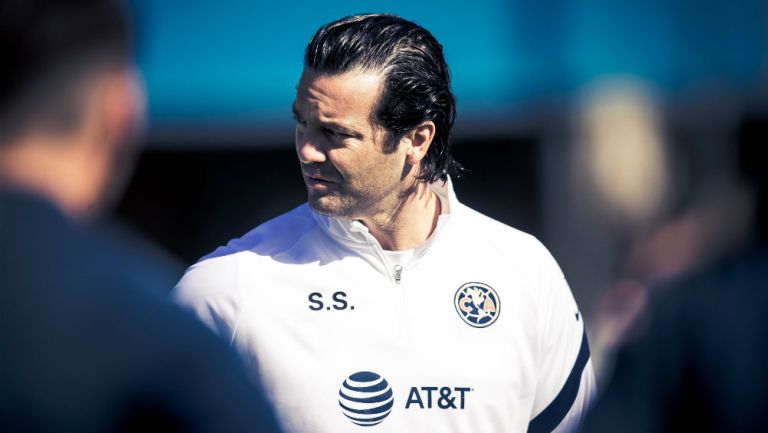 Solari en práctica con América