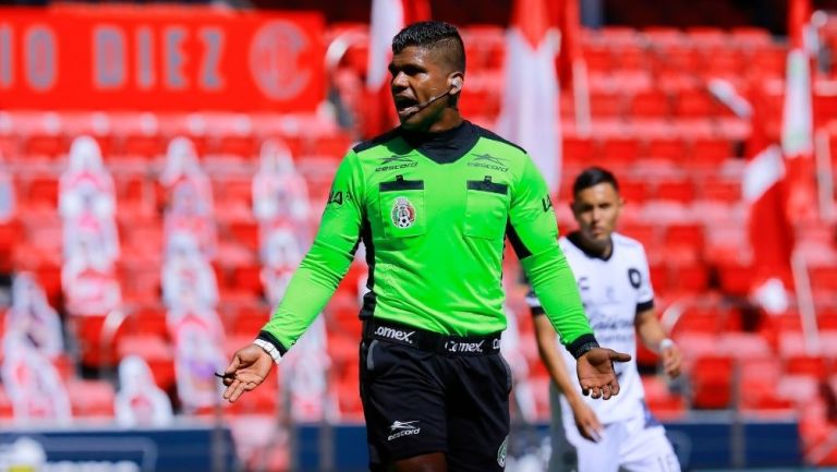 Adalid Maganda en el partido en el partido entre Toluca vs Querétaro 