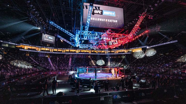 El Etihad Arena recibe al público en UFC Fight Island 7