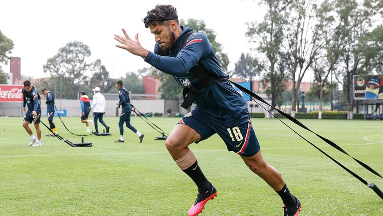 Bruno Valdez en un entrenamiento con el América