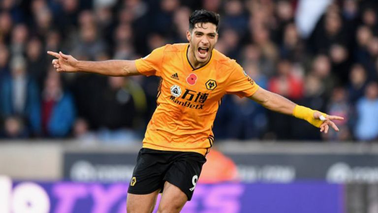 Raúl Jiménez festeja un gol con Wolves 