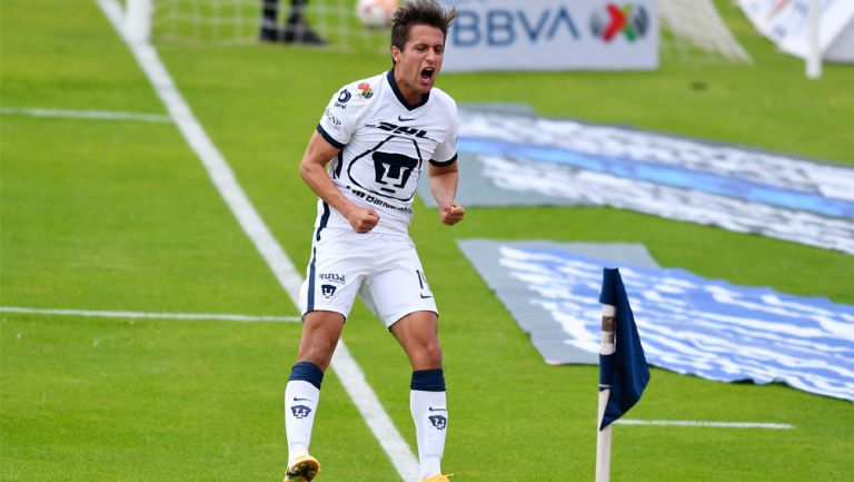 Carlos Gutiérrez festeja su diana ante el Mazatlán FC
