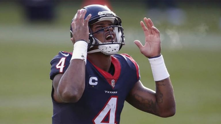 Deshaun Watson se lamenta en un partido con Texans