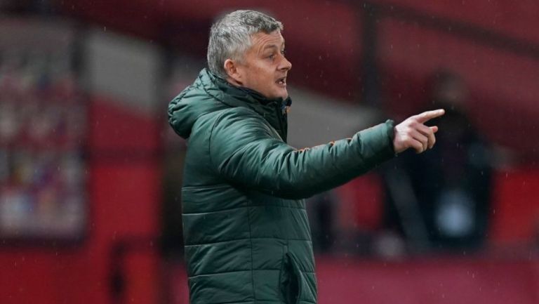 Solskjaer dirigiendo un partido del Manchester United