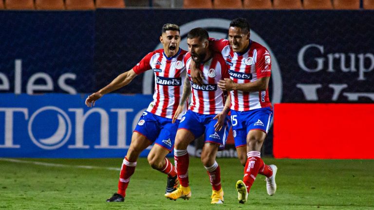 Felipe Gallegos celebra gol del empate ante Xolos