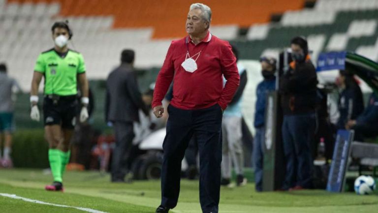 Víctor Manuel Vucetich, técnico de Chivas