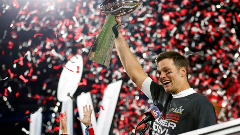 Tom Brady con el Vince Lombardi 