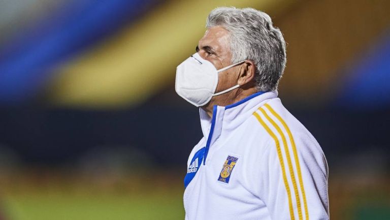 Tuca Ferretti en partido con Tigres