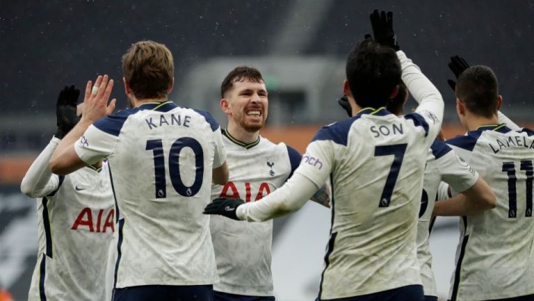 Jugadores del Tottenham festejando un gol a favor