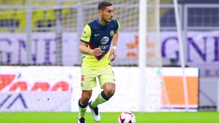 Sebastián Cáceres en partido con América