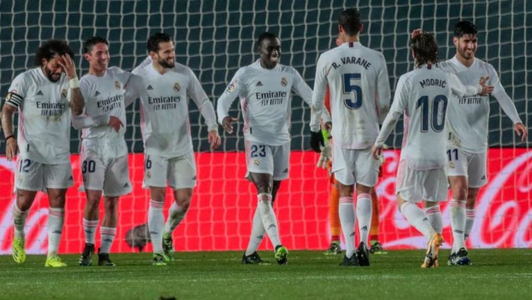 Jugadores del Real Madrid celebrando un gol a favor
