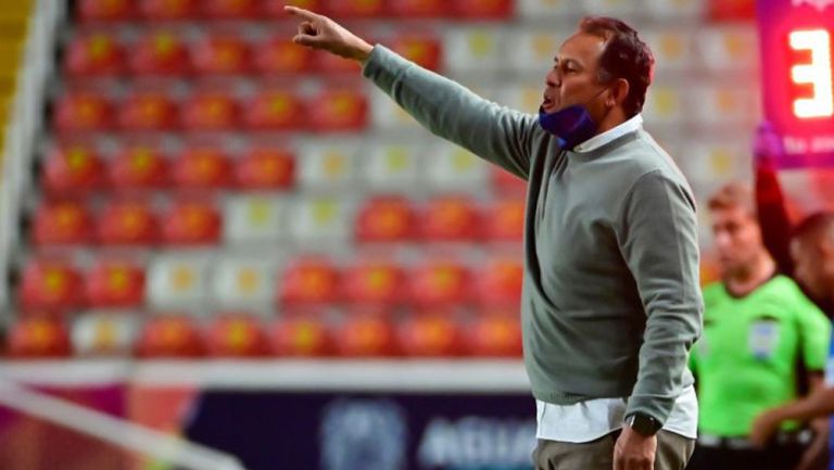 Juan Reynoso durante un partido con Cruz Azul