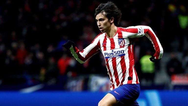 Joao Félix durante un duelo con el Atlético de Madrid 