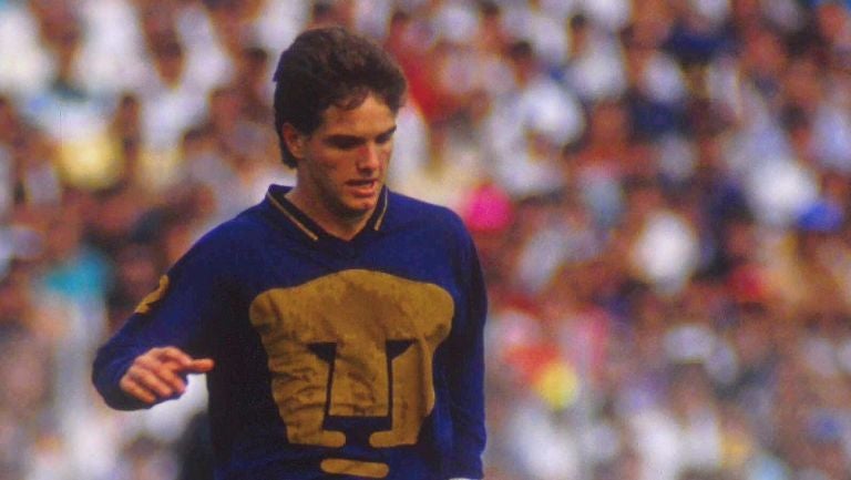 Luis García en su paso por Pumas