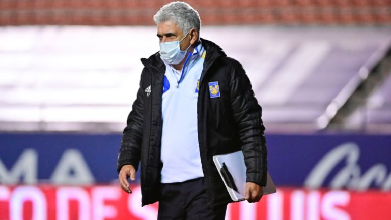 Tuca Ferretti en partido con Tigres