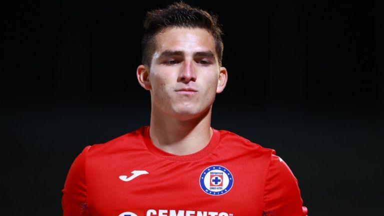 Sebastián Jurado en un partido entre Cruz Azul y Pumas