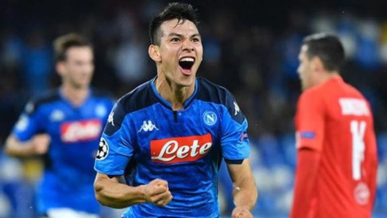 Lozano en un partido con el Napoli