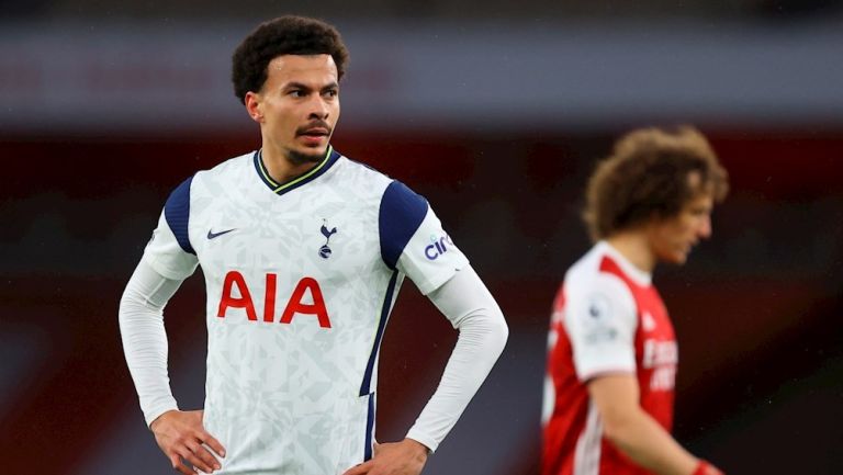 Dele Alli durante un partido con el Tottenham