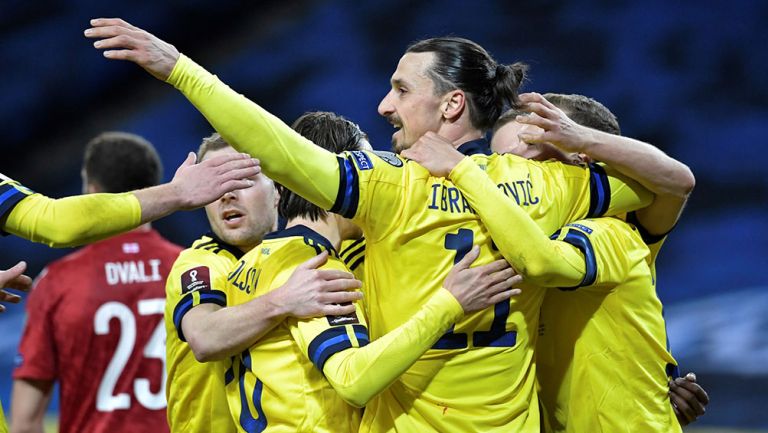 Zlatan Ibrahimovic festeja el gol de Suecia ante Georgia