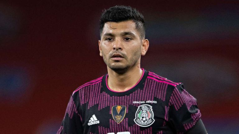 Tecatito Corona en partido