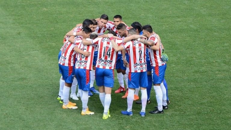 Jugadores de Chivas antes del juego 