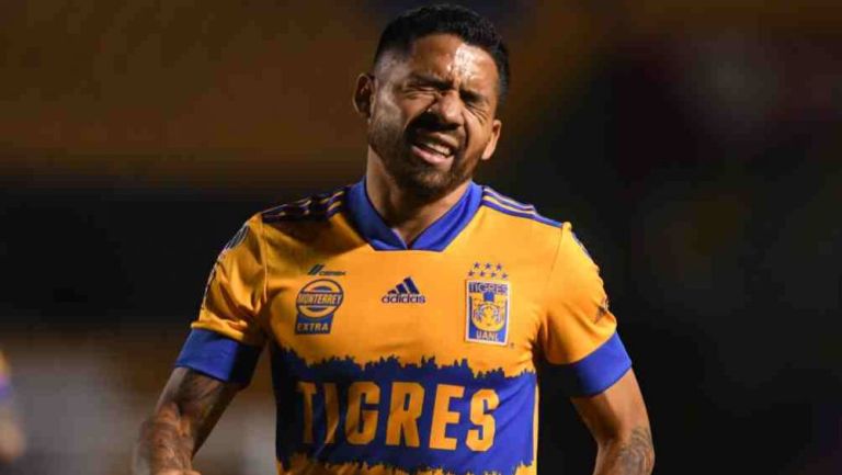 Javier Aquino en lamento con Tigres