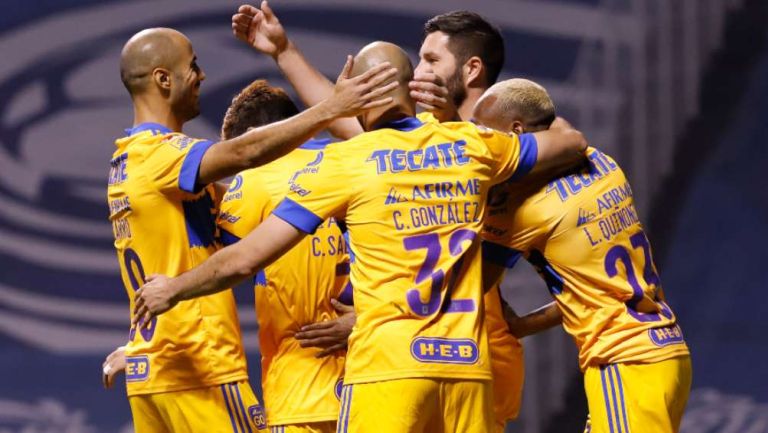 Tigres en festejo de gol