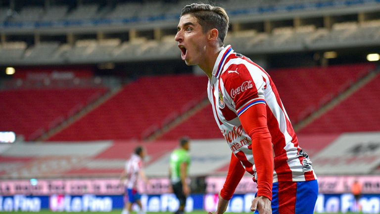 Chivas: Isaác Brizuela abogaría por la permanencia de Vucetich