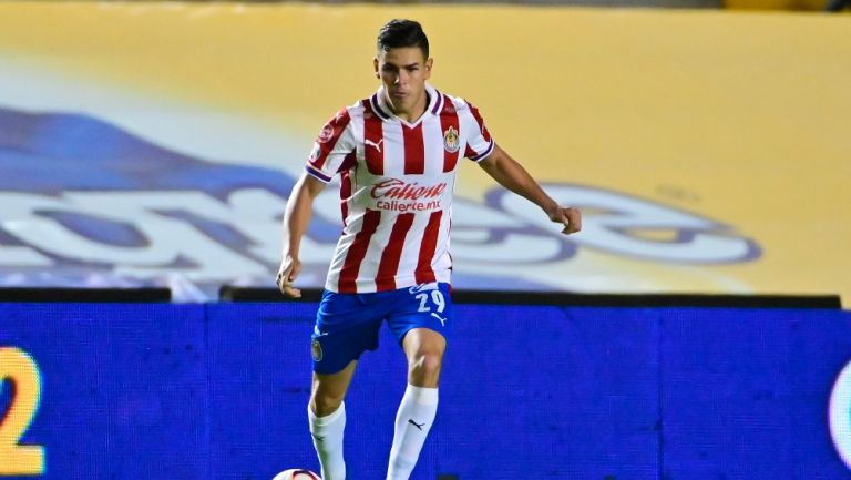 Eduardo Torres durante un partido con Chivas