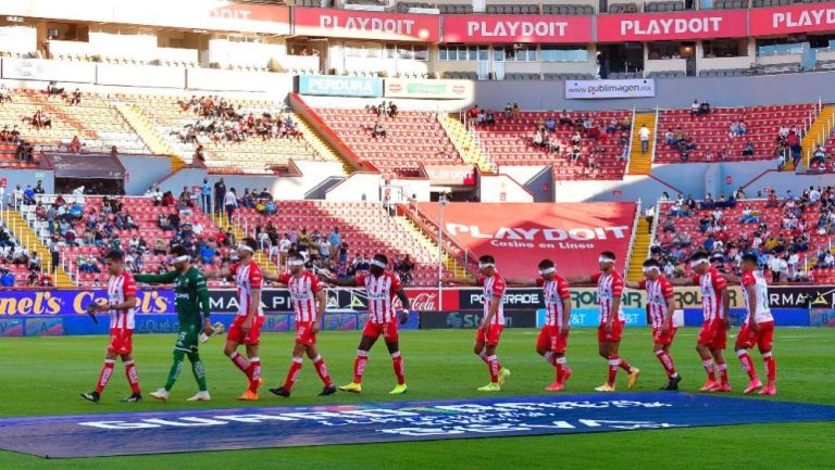 Jugadores del Necaxa previo al duelo ante Pumas