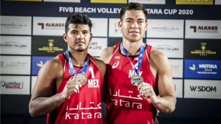 Rubio y Gaxiola con la medalla de plata en el Tour Mundial de Voleibol