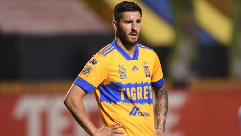 Gignac durante un partido con Tigres