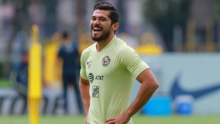 Henry Martín en entrenamiento con América