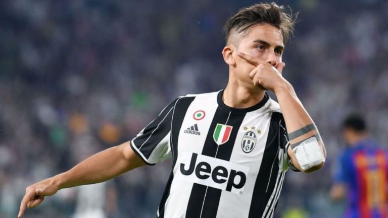 Paulo Dybala en un partido con la Juventus