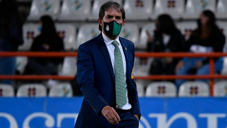 Guillermo Almada durante el duelo ante Pachuca 